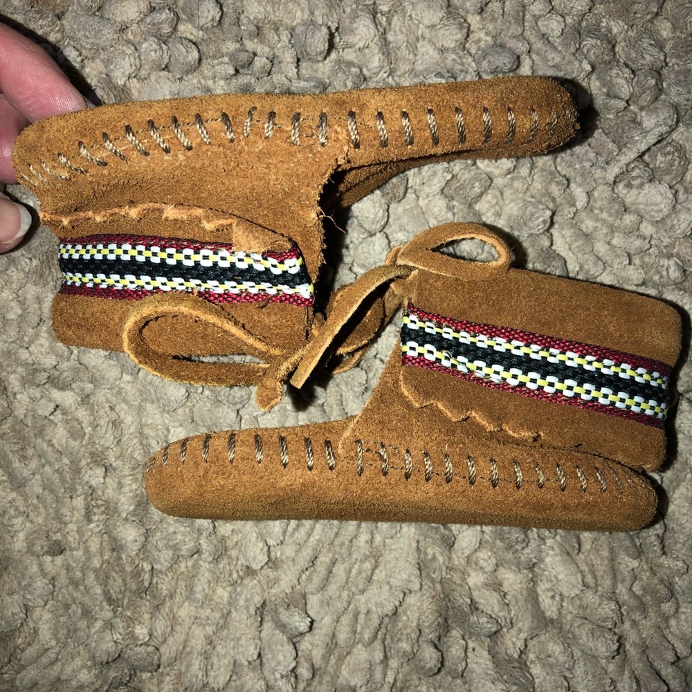 Minnetonka leather moccasins...Size 3